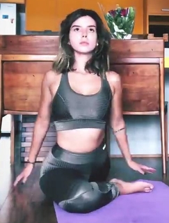 Giovanna Lancellotti feet photo thumbnail