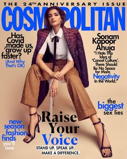 Sonam Kapoor feet photo thumbnail