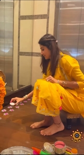 Shilpa Shetty Kundra feet photo thumbnail