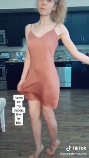 Jennette McCurdy feet photo thumbnail
