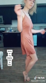 Jennette McCurdy feet photo thumbnail