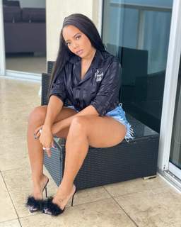 Angela Simmons feet photo thumbnail
