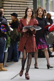 Leighton Meester feet photo thumbnail