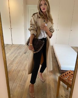 Rosie Huntington-Whiteley feet photo thumbnail