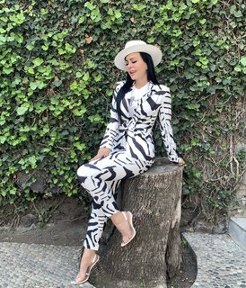Maribel Guardia feet photo thumbnail