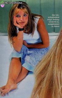 Britney Spears feet photo thumbnail