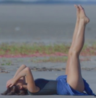 Bruna Marquezine feet photo thumbnail
