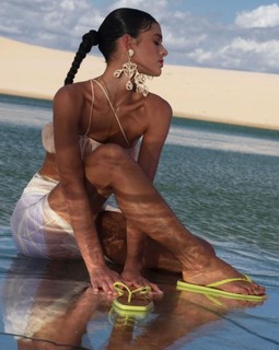 Bruna Marquezine feet photo thumbnail