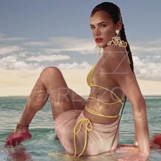 Bruna Marquezine feet photo thumbnail