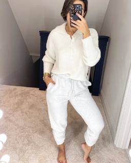 Frankie Bridge feet photo thumbnail
