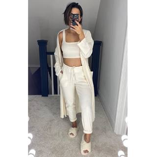 Frankie Bridge feet photo thumbnail