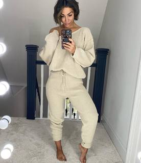 Frankie Bridge feet photo thumbnail