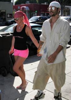 Britney Spears feet photo thumbnail
