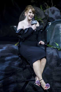 Bryce Dallas Howard feet photo thumbnail