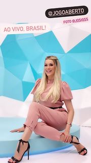 Renata Fan feet photo thumbnail
