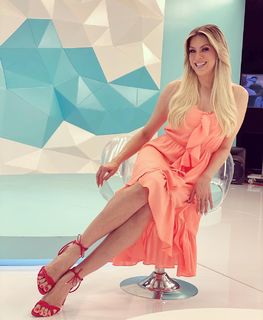 Renata Fan feet photo thumbnail
