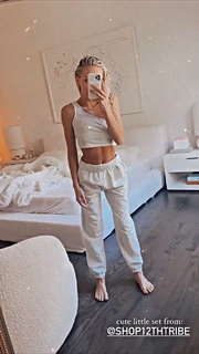 Nastia Liukin feet photo thumbnail