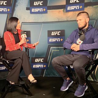 Megan Olivi feet photo thumbnail