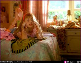 Brittany Murphy feet photo thumbnail