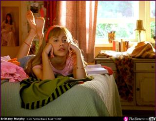 Brittany Murphy feet photo thumbnail