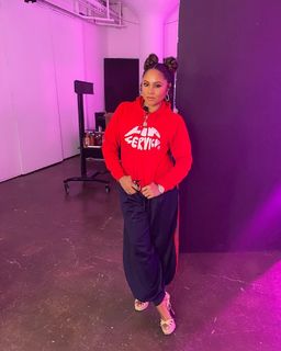 Angela Yee feet photo thumbnail