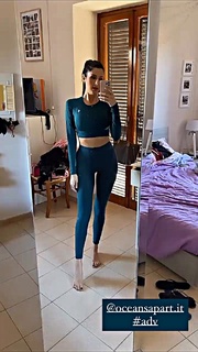 Valentina Vignali feet photo thumbnail
