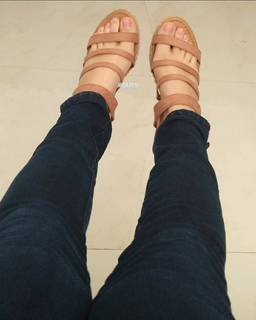 Isa Pes feet photo thumbnail