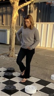 Danica Patrick feet photo thumbnail