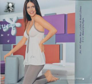 Zaira Nara feet photo thumbnail