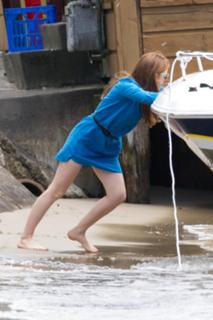 Isla Fisher feet photo thumbnail