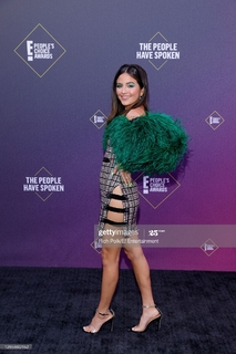 Erin Lim feet photo thumbnail