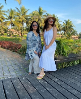 Anushka Sen feet photo thumbnail