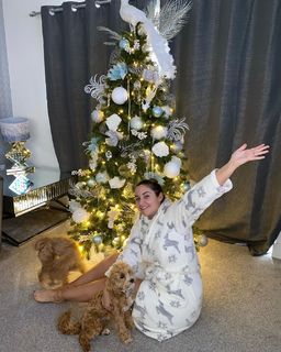 Jacqueline Jossa feet photo thumbnail