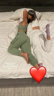 Addison Rae feet photo thumbnail