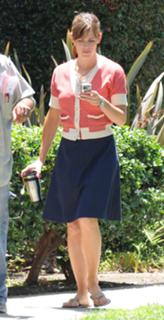 Jennifer Garner feet photo thumbnail