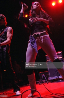 Juliette Lewis feet photo thumbnail