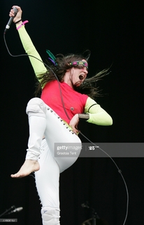 Juliette Lewis feet photo thumbnail