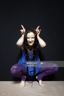Juliette Lewis feet photo thumbnail
