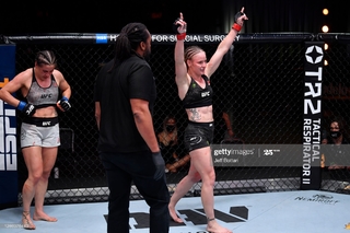 Valentina Shevchenko feet photo thumbnail
