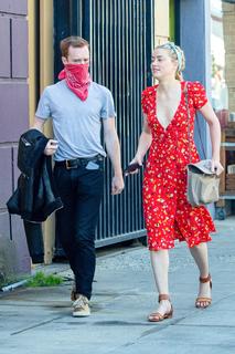Amber Heard feet photo thumbnail