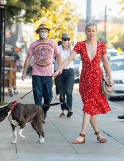 Amber Heard feet photo thumbnail