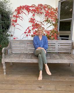 Naomi Watts feet photo thumbnail
