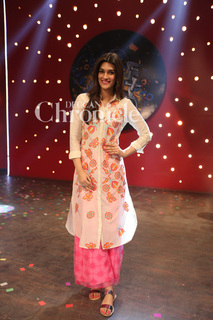 Kriti Sanon feet photo thumbnail