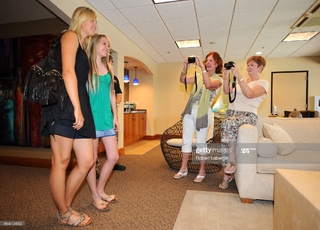 Maria Sharapova feet photo thumbnail