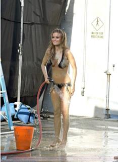 Carmen Electra feet photo thumbnail