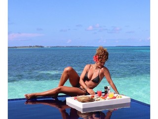 Juliana Paes feet photo thumbnail