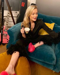 Laura Whitmore feet photo thumbnail