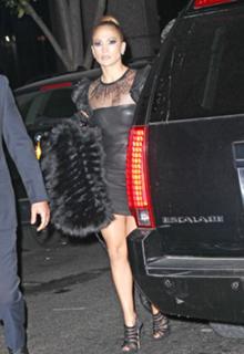 Jennifer Lopez feet photo thumbnail