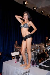 Adriana Lima feet photo thumbnail