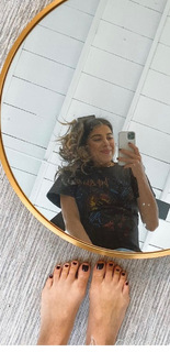 Daniella Monet feet photo thumbnail